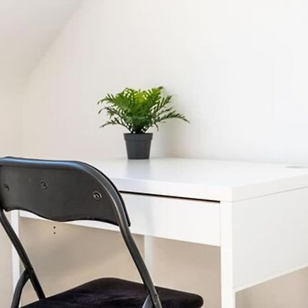 Contractors, Families, Tourists & Groups Welcome Sleeps Upto 9, Garden, Pet Allowed, Parking Included! Birmingham Luaran gambar
