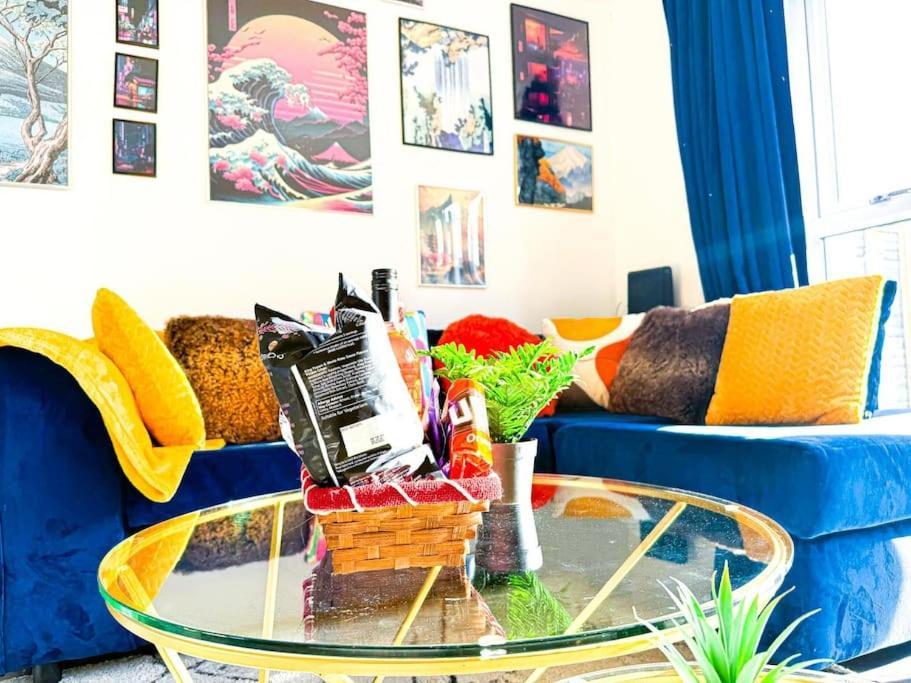 Contractors, Families, Tourists & Groups Welcome Sleeps Upto 9, Garden, Pet Allowed, Parking Included! Birmingham Luaran gambar