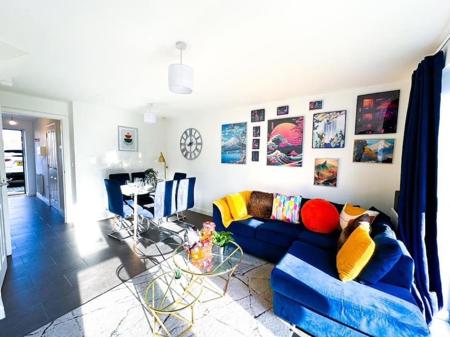 Contractors, Families, Tourists & Groups Welcome Sleeps Upto 9, Garden, Pet Allowed, Parking Included! Birmingham Luaran gambar