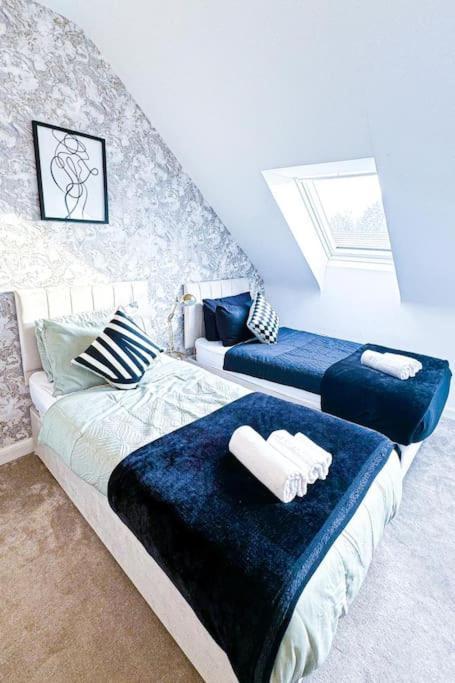 Contractors, Families, Tourists & Groups Welcome Sleeps Upto 9, Garden, Pet Allowed, Parking Included! Birmingham Luaran gambar
