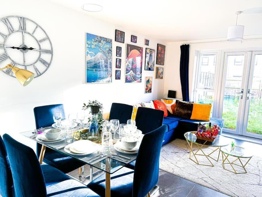 Contractors, Families, Tourists & Groups Welcome Sleeps Upto 9, Garden, Pet Allowed, Parking Included! Birmingham Luaran gambar
