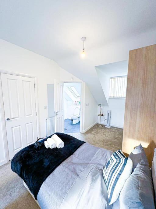 Contractors, Families, Tourists & Groups Welcome Sleeps Upto 9, Garden, Pet Allowed, Parking Included! Birmingham Luaran gambar