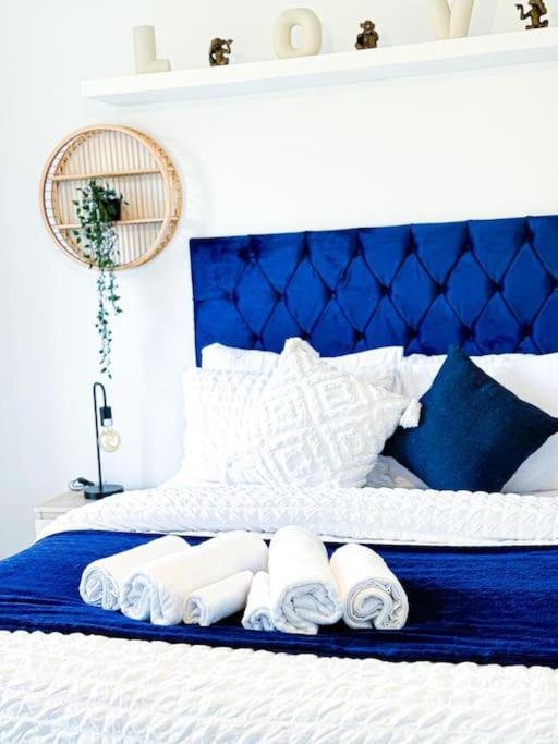 Contractors, Families, Tourists & Groups Welcome Sleeps Upto 9, Garden, Pet Allowed, Parking Included! Birmingham Luaran gambar